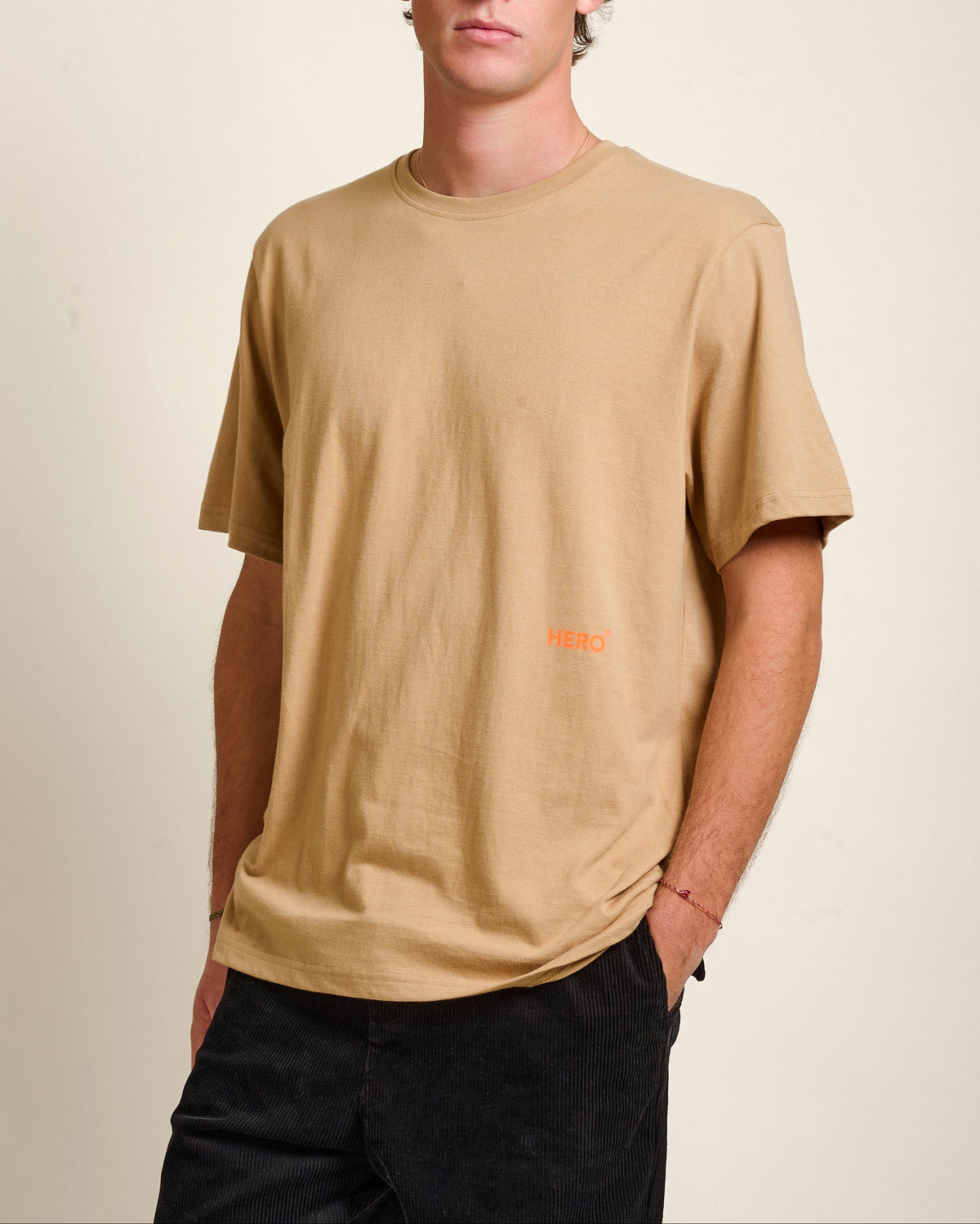 T-SHIRT FLAT SIX - BEIGE